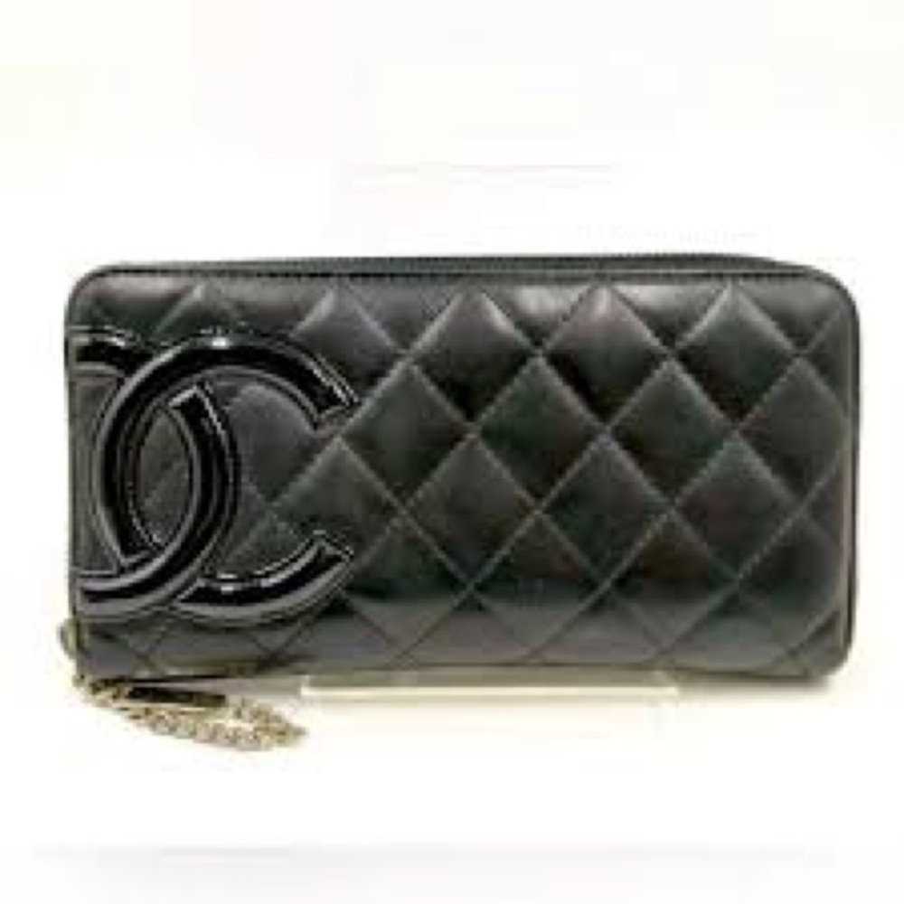 CHANEL Black Quilted Zipper Wallet